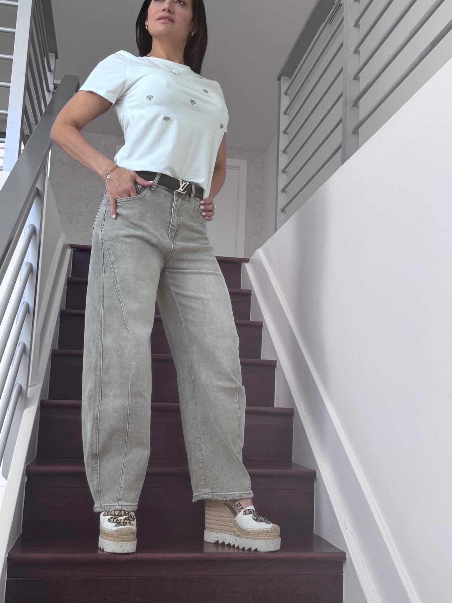 GREY JEAN